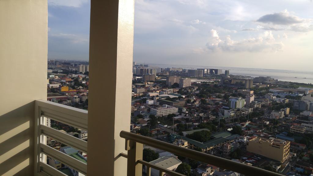 La Verti Residences Sunset View Manila Esterno foto